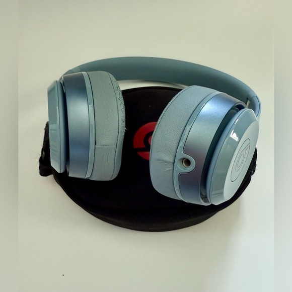 Beats by Dr. Dre Solo On-Ear Headphones‎ - Light Blue - Picture 11 of 16
